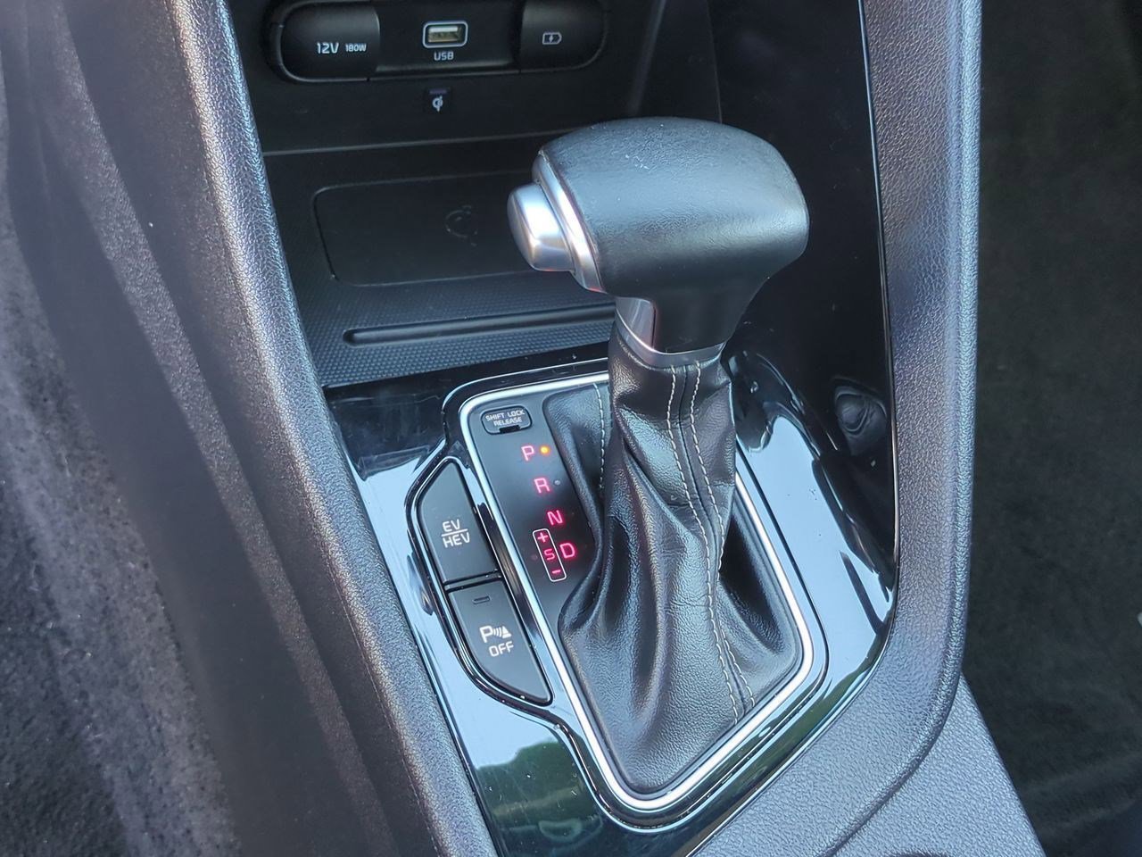 Certified 2022 Kia Niro EX Premium image 19