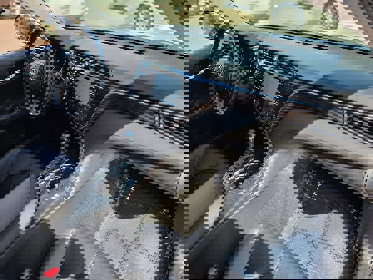 Used 2018 Toyota Camry XLE image 15