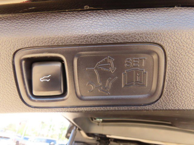 Used 2019 Lincoln Navigator Select image 13