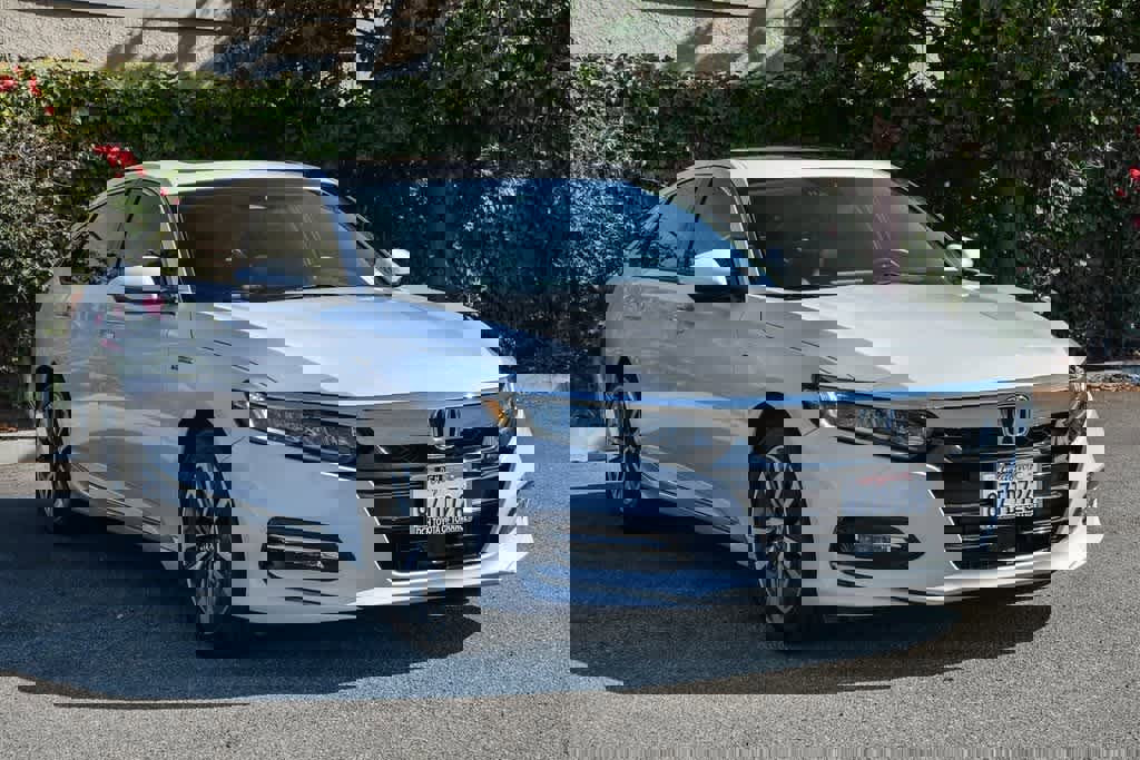 Used 2019 Honda Accord Touring image 3