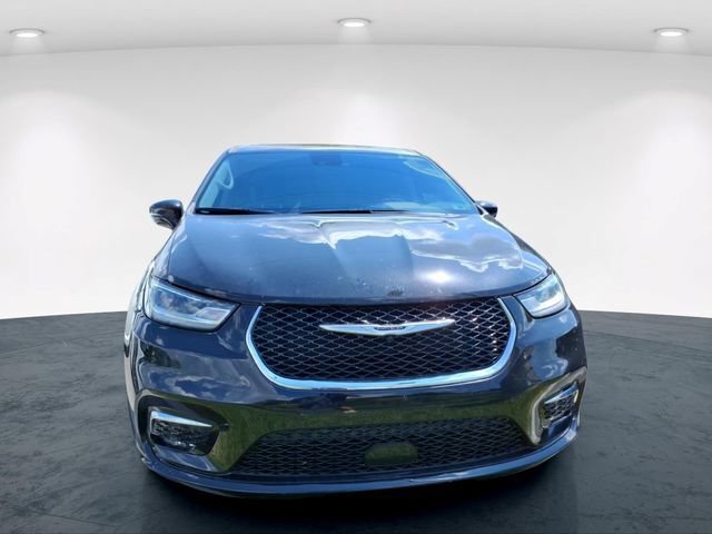 Used 2024 Chrysler Pacifica Touring-L w/ Uconnect Theater Family Group AWD/4WD image 5