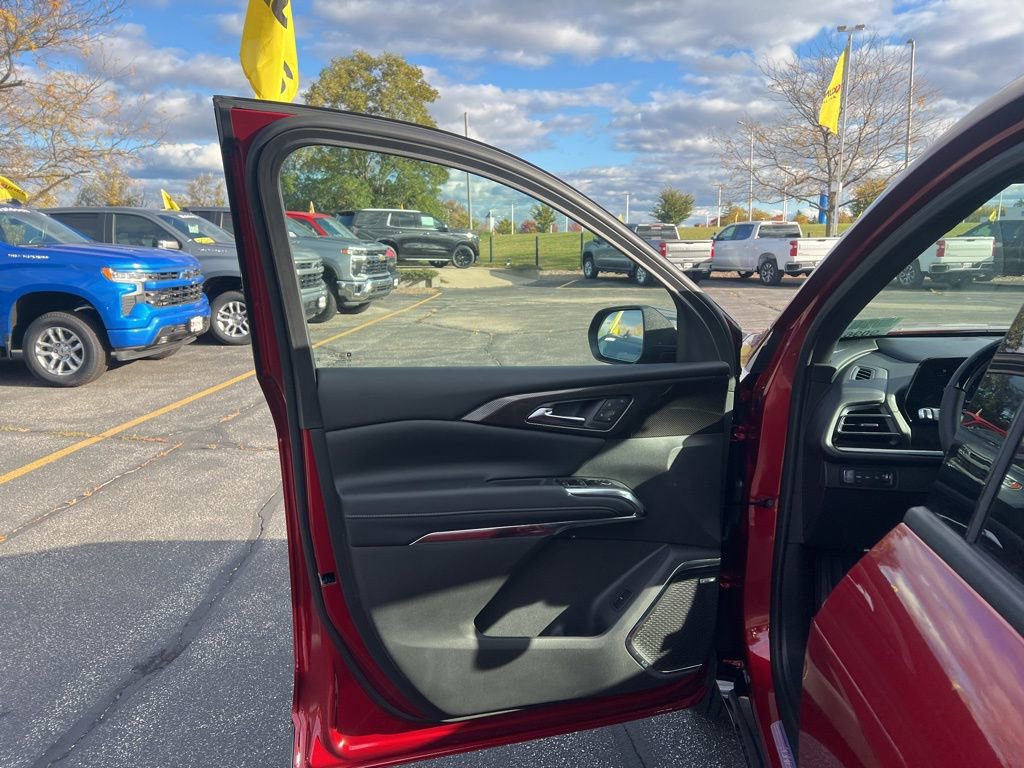 New 2026 Chevrolet Traverse High Country w/ LPO, Floor Liner Package image 7