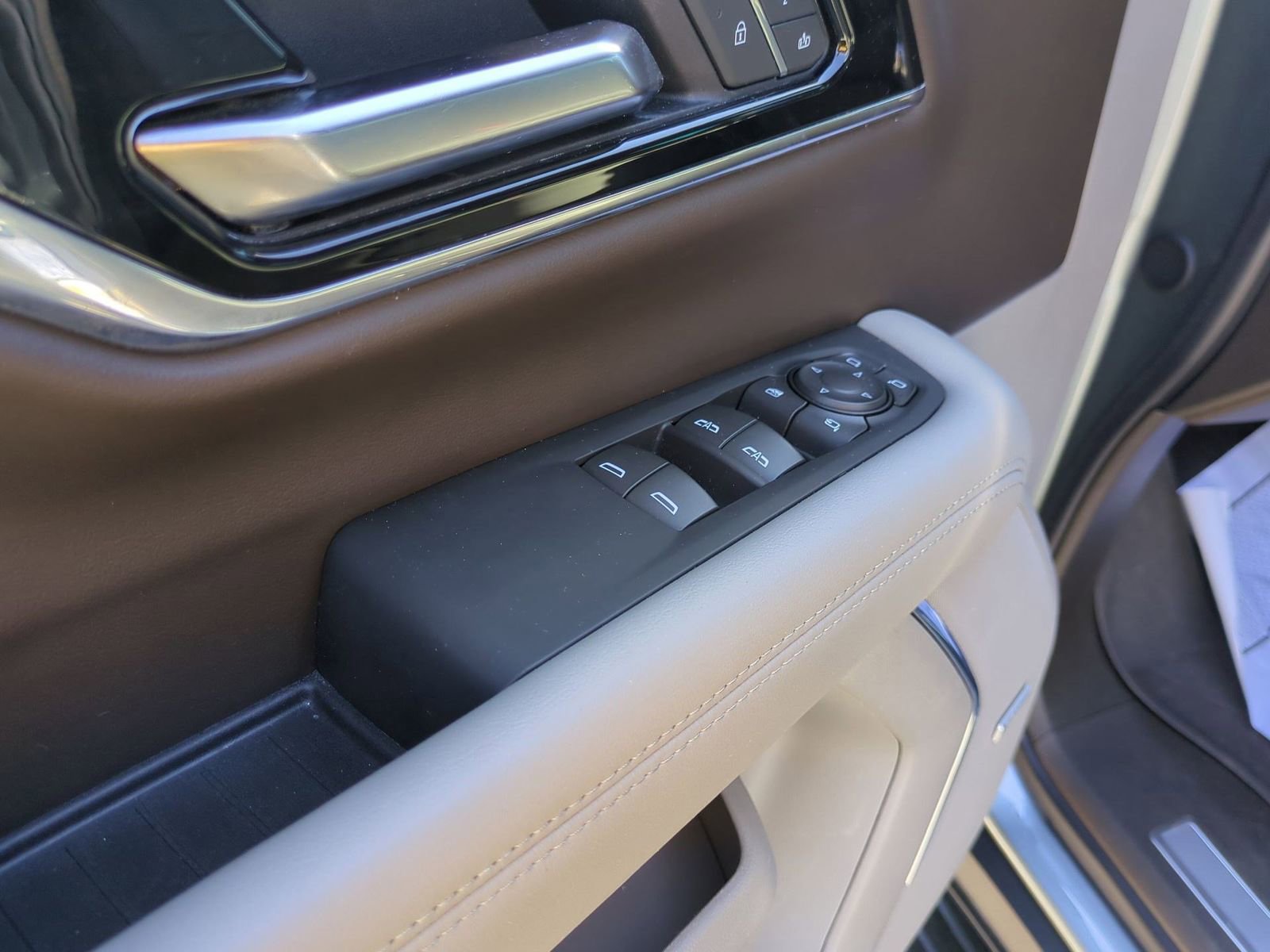 Certified 2025 GMC Yukon XL Elevation image 23