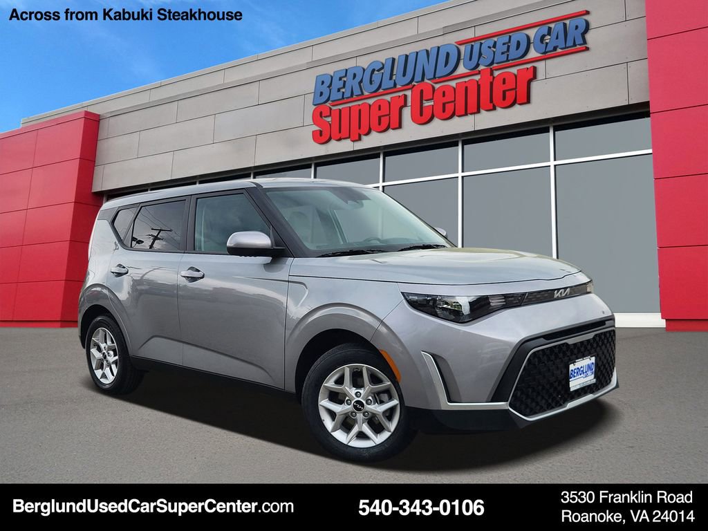 Used 2025 Kia Soul LX w/ LX Technology Package