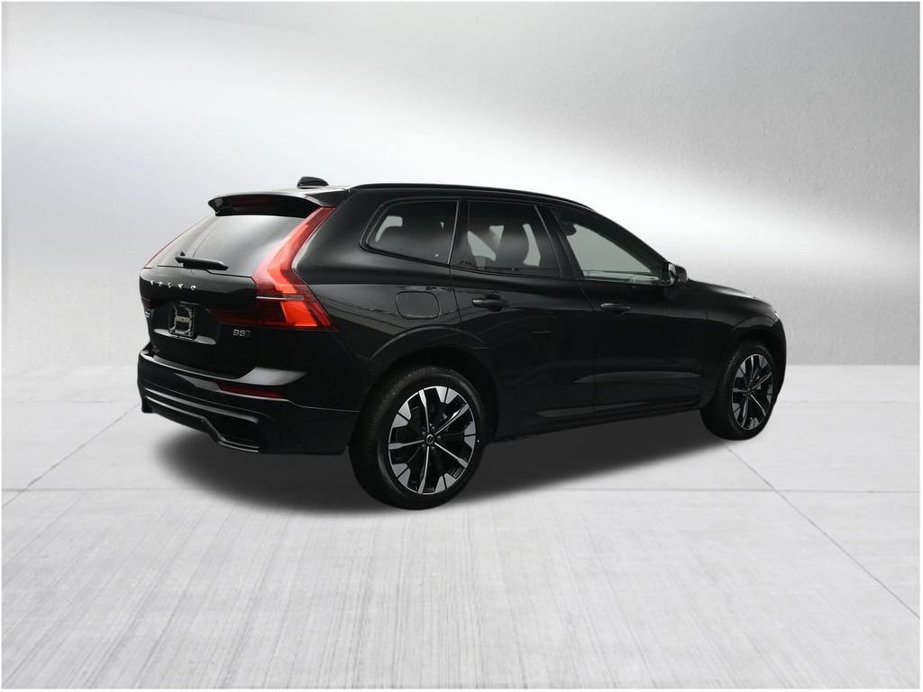 New 2026 Volvo XC60 B5 Plus AWD/4WD image 5