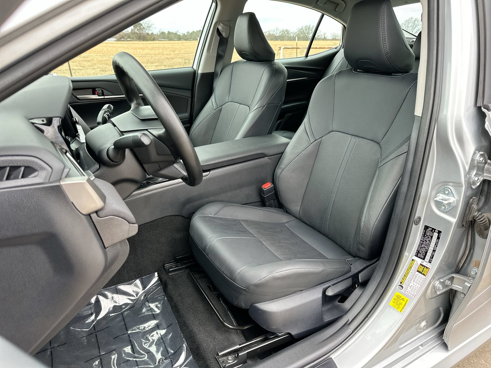 Used 2025 Toyota Camry LE FWD image 11
