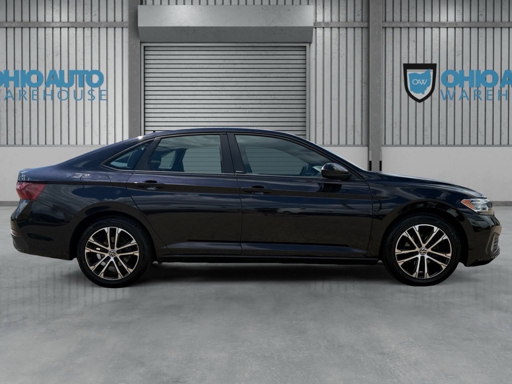 Used 2023 Volkswagen Jetta Sport FWD image 5