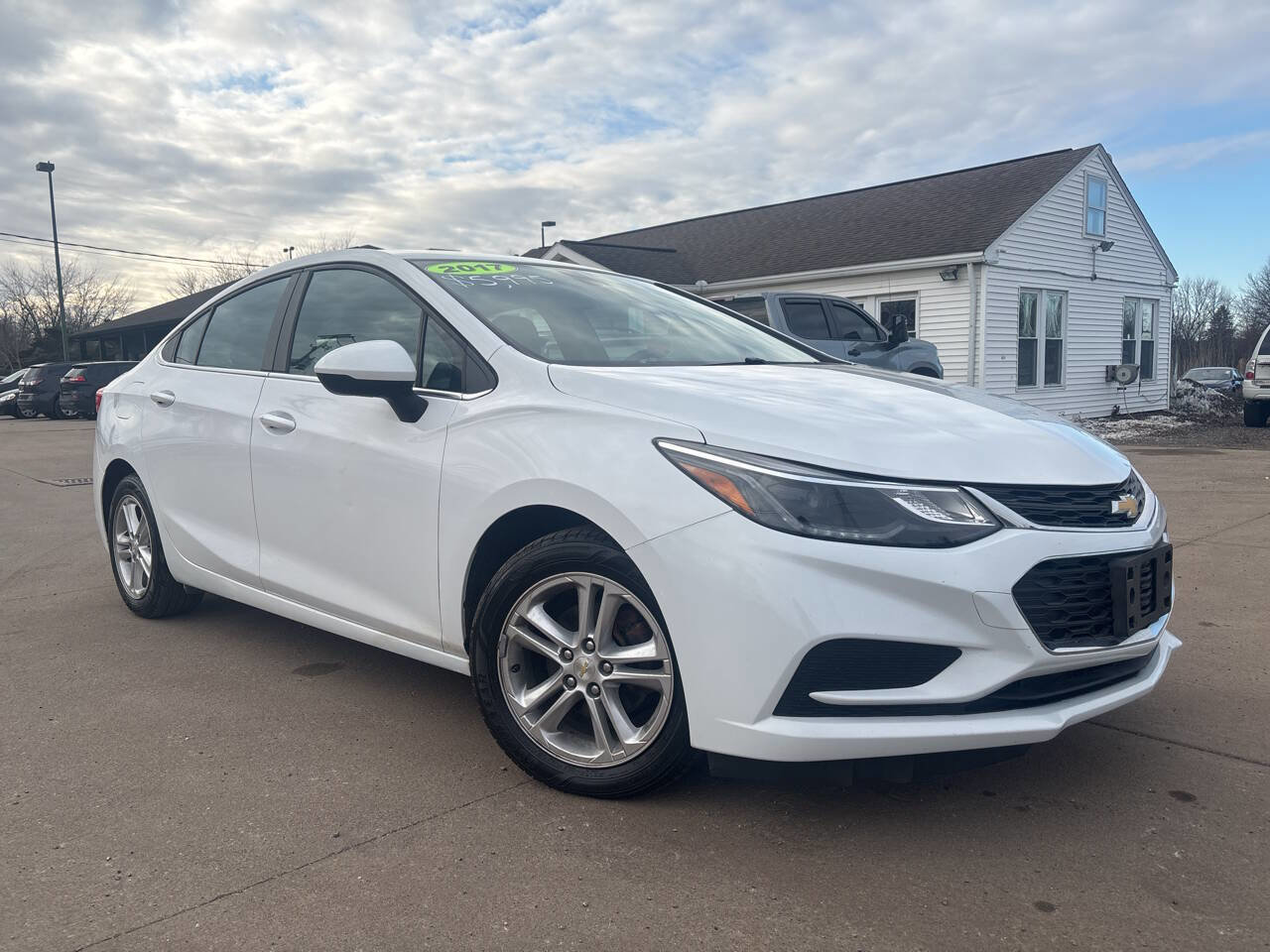 Used 2017 Chevrolet Cruze LT image 29