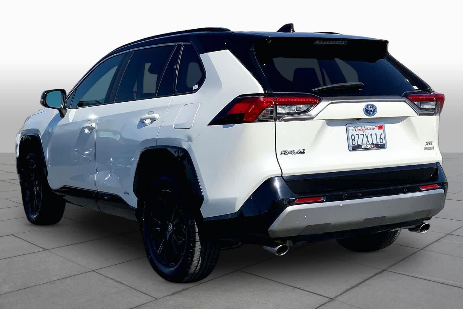 Used 2022 Toyota RAV4 XSE AWD/4WD image 11