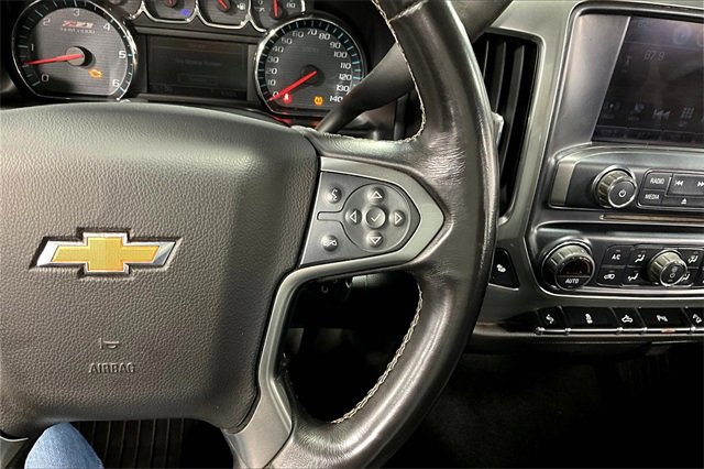 Used 2018 Chevrolet Silverado 1500 LT w/ Midnight Edition image 12