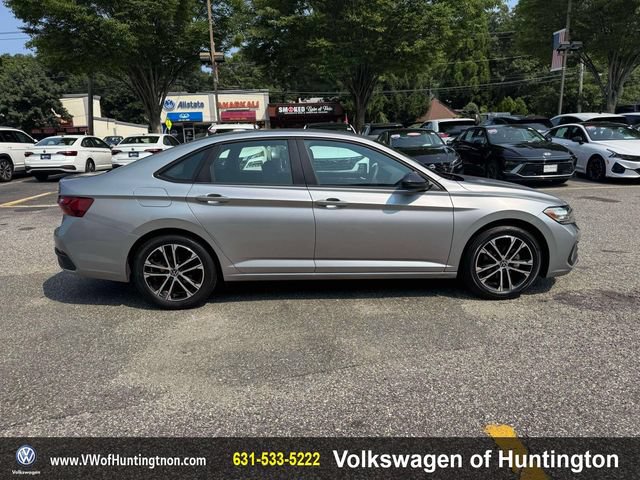 Certified 2022 Volkswagen Jetta Sport FWD image 9