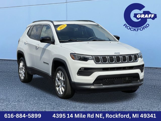 Used 2023 Jeep Compass Latitude w/ Sun and Sound Group AWD/4WD image 1