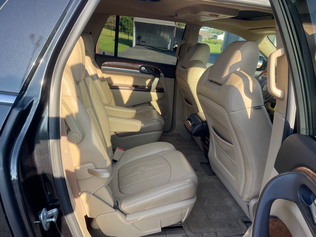 Used 2009 Buick Enclave CXL w/ Entertainment Package #2 FWD image 20