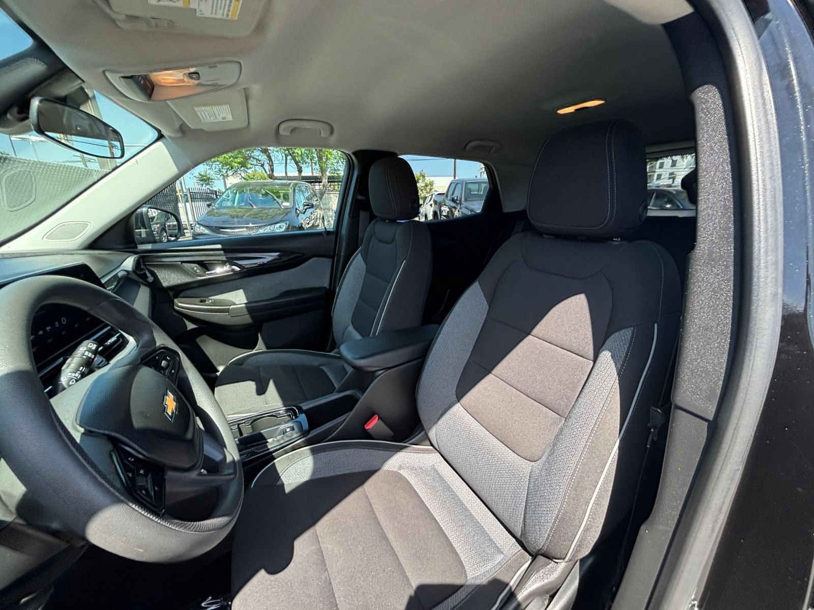 Used 2025 Chevrolet TrailBlazer LT AWD/4WD image 27