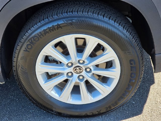Used 2024 Toyota Grand Highlander AWD Hybrid image 15