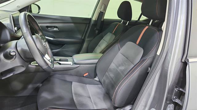 Certified 2024 Nissan Sentra SR FWD image 11