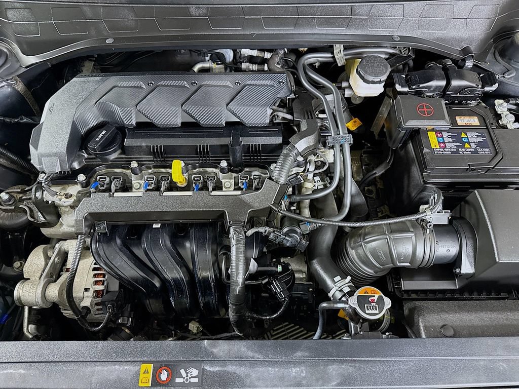 Certified 2021 Hyundai Venue SEL FWD image 32