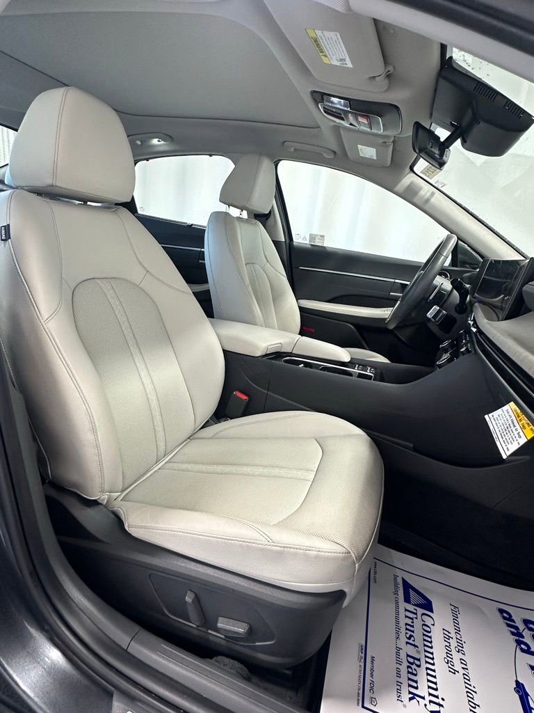 Used 2025 Hyundai Sonata Limited image 19