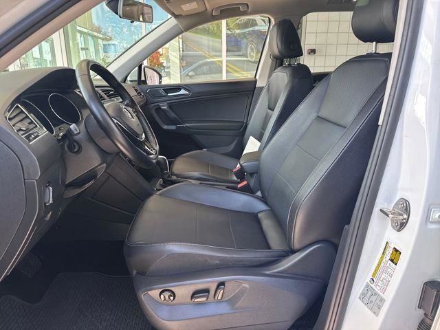 Used 2018 Volkswagen Tiguan SEL AWD/4WD image 9