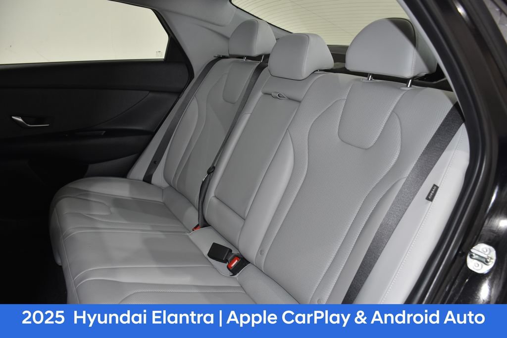 Used 2025 Hyundai Elantra Limited FWD image 28