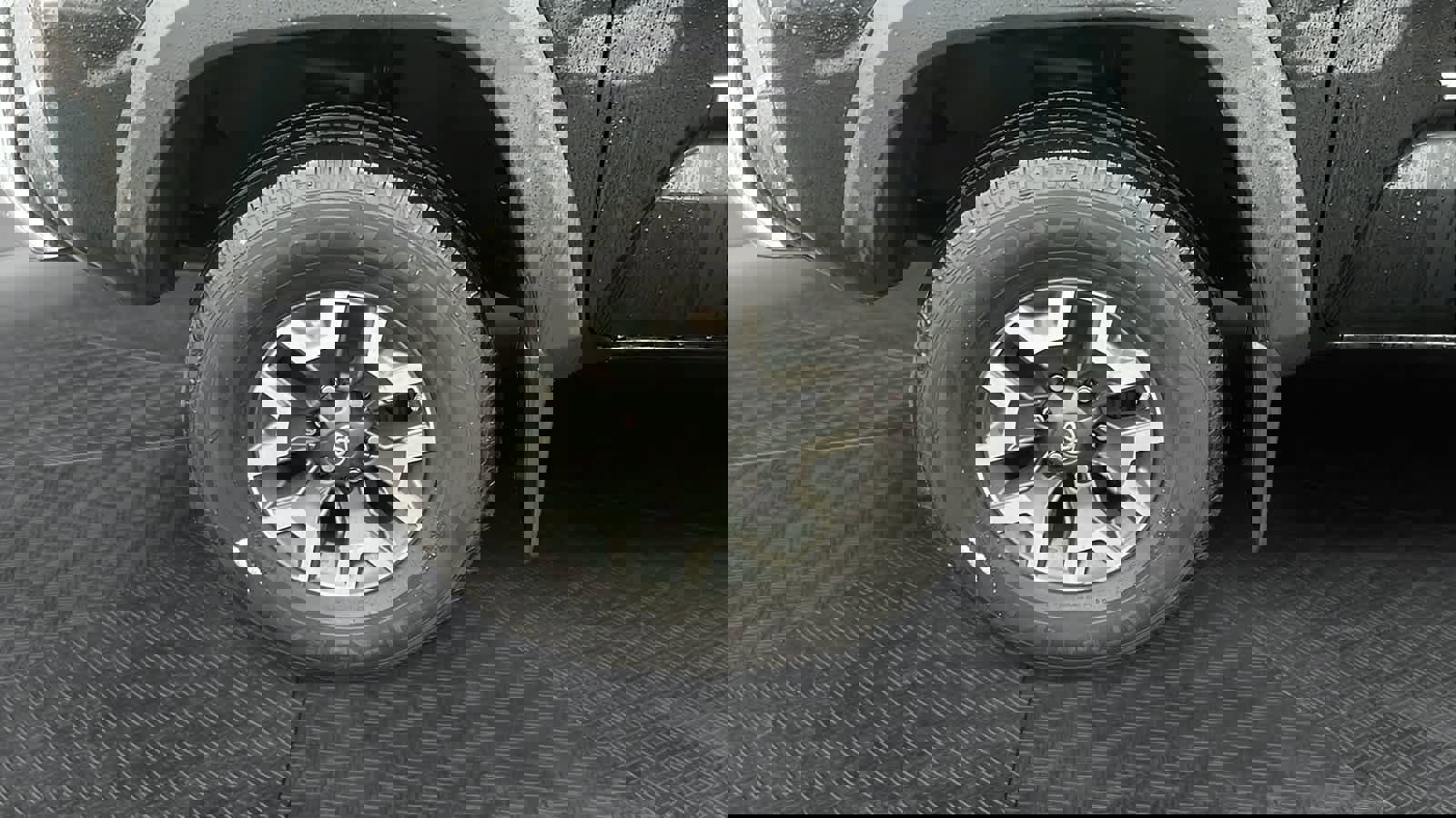 Used 2017 Toyota Tacoma TRD Off-Road image 8