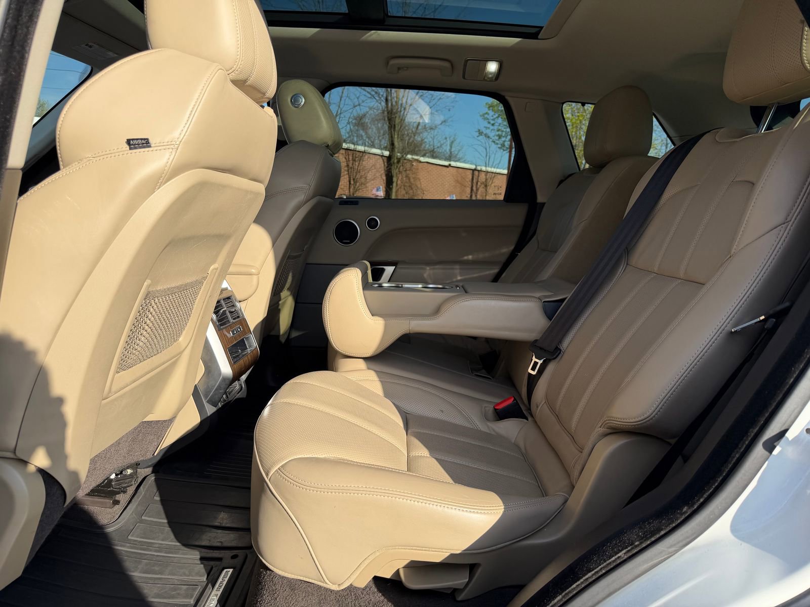 Used 2016 Land Rover Range Rover Sport HSE image 15