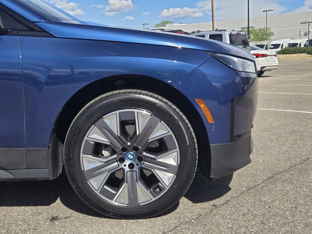 Certified 2025 BMW iX xDrive50 AWD/4WD image 9