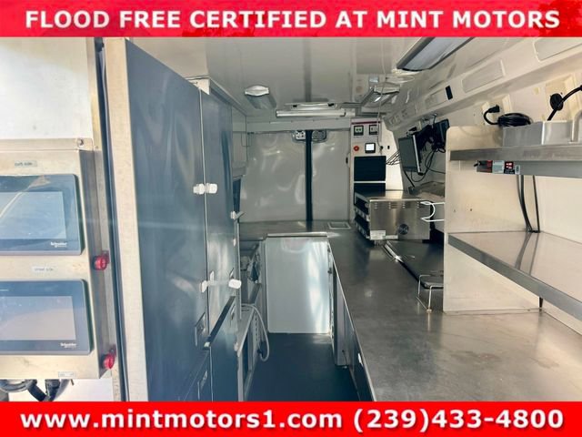 Used 2021 Mercedes-Benz Sprinter 4500 w/ Dashboard Charging Package image 47
