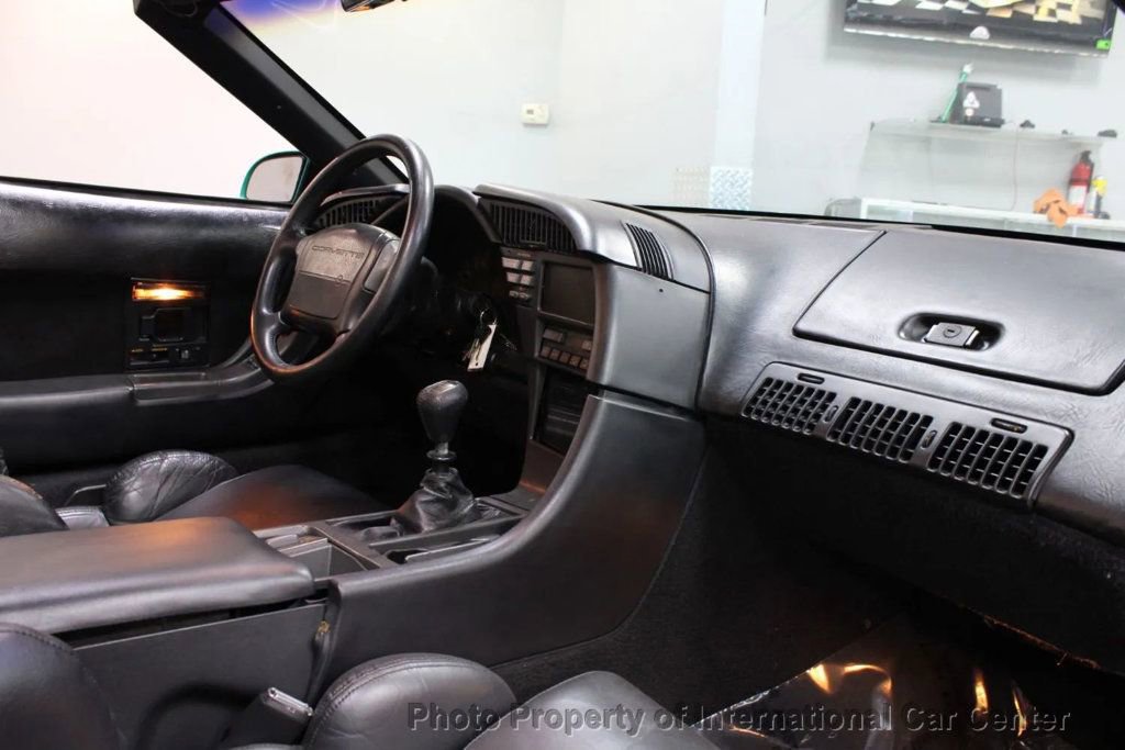 Used 1990 Chevrolet Corvette Convertible image 33
