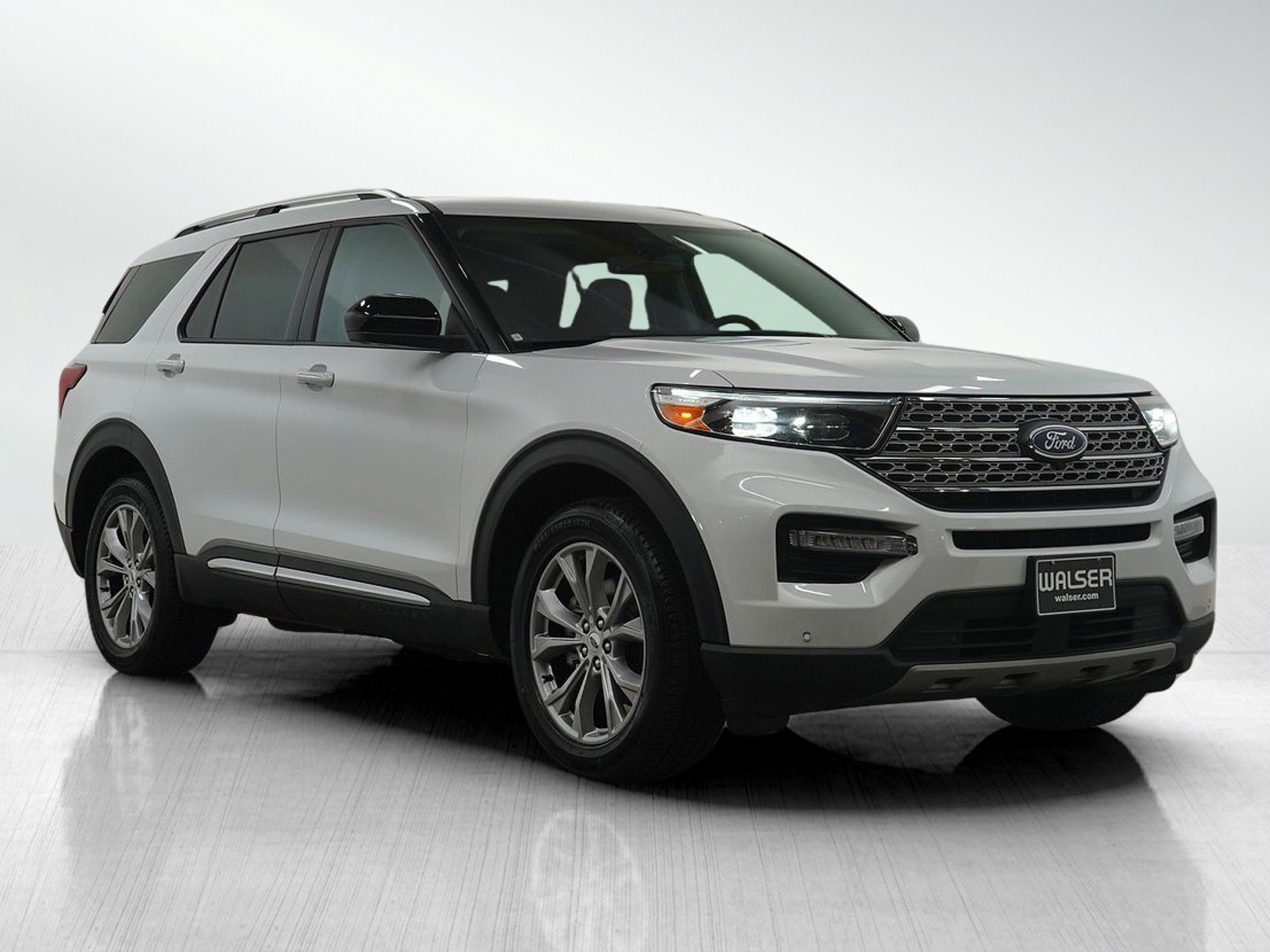 Used 2023 Ford Explorer Limited image 7