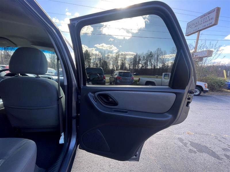 Used 2007 Ford Escape XLT image 15