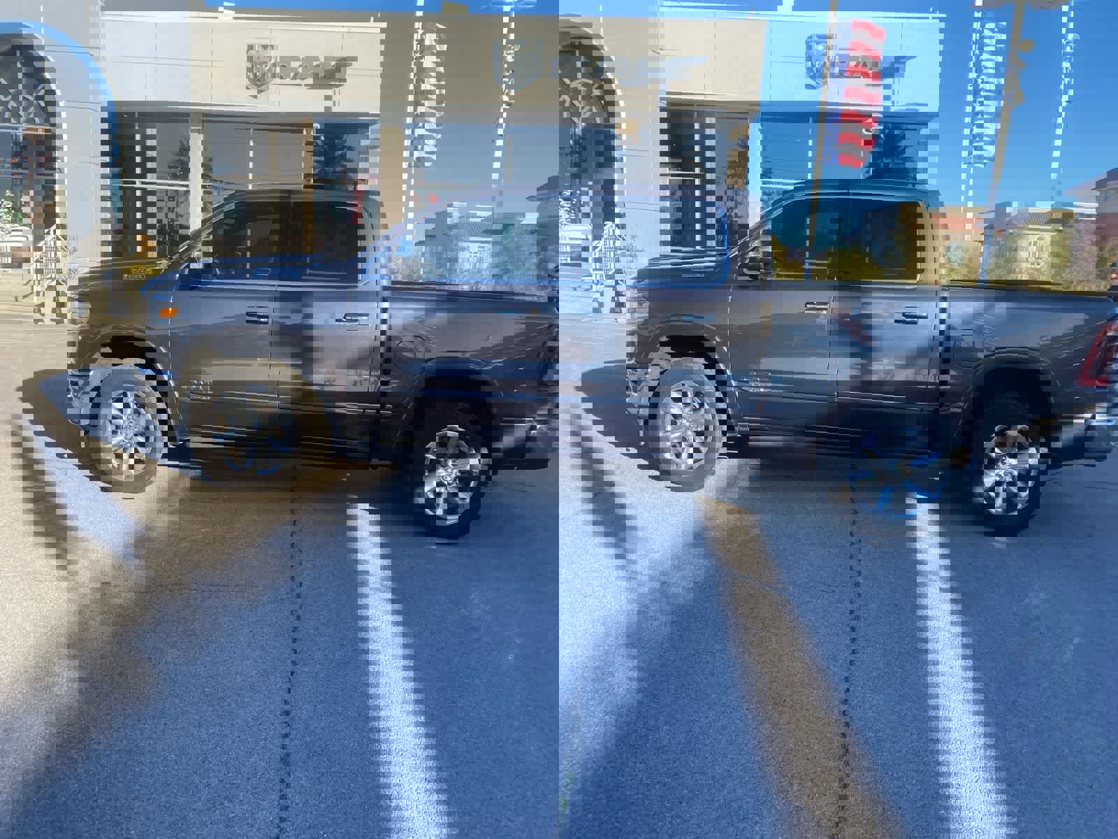 Used 2022 RAM 1500 Limited image 9