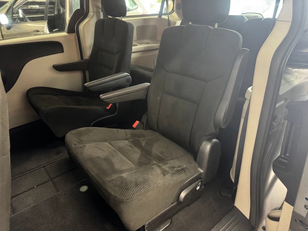 Used 2015 Dodge Grand Caravan SE FWD image 33