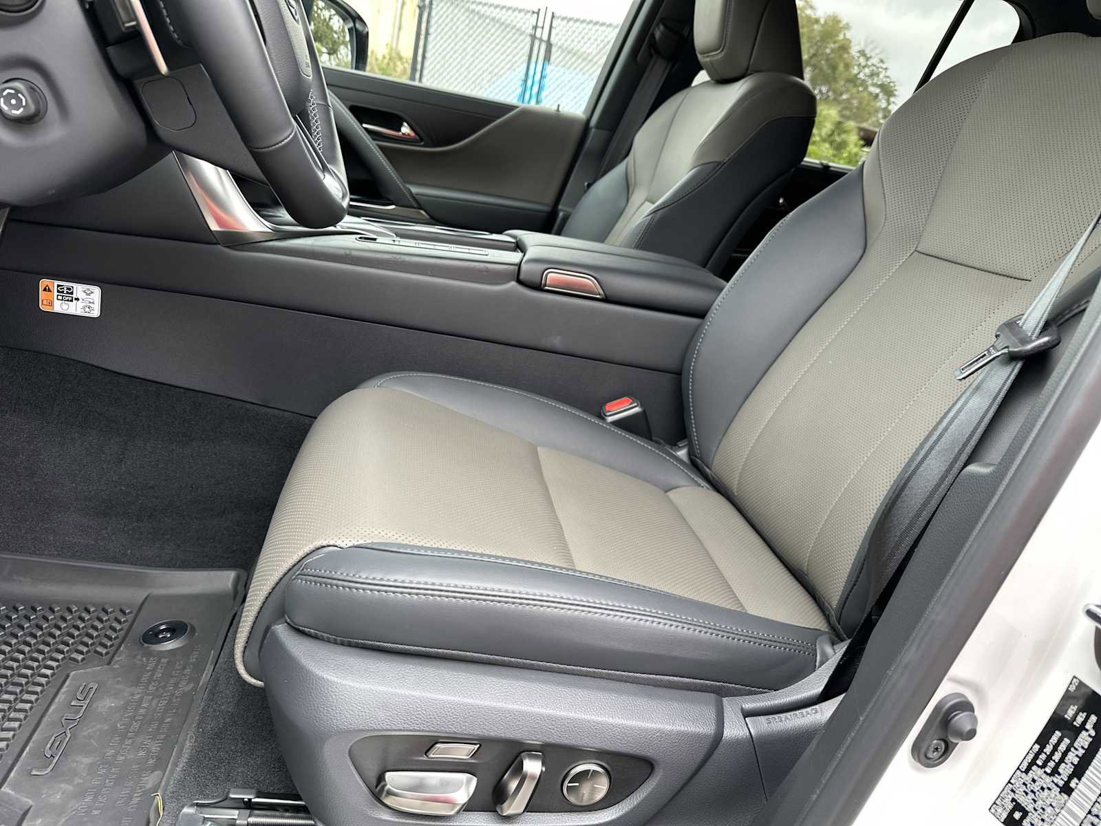 Used 2026 Lexus LX 700h Overtrail image 9