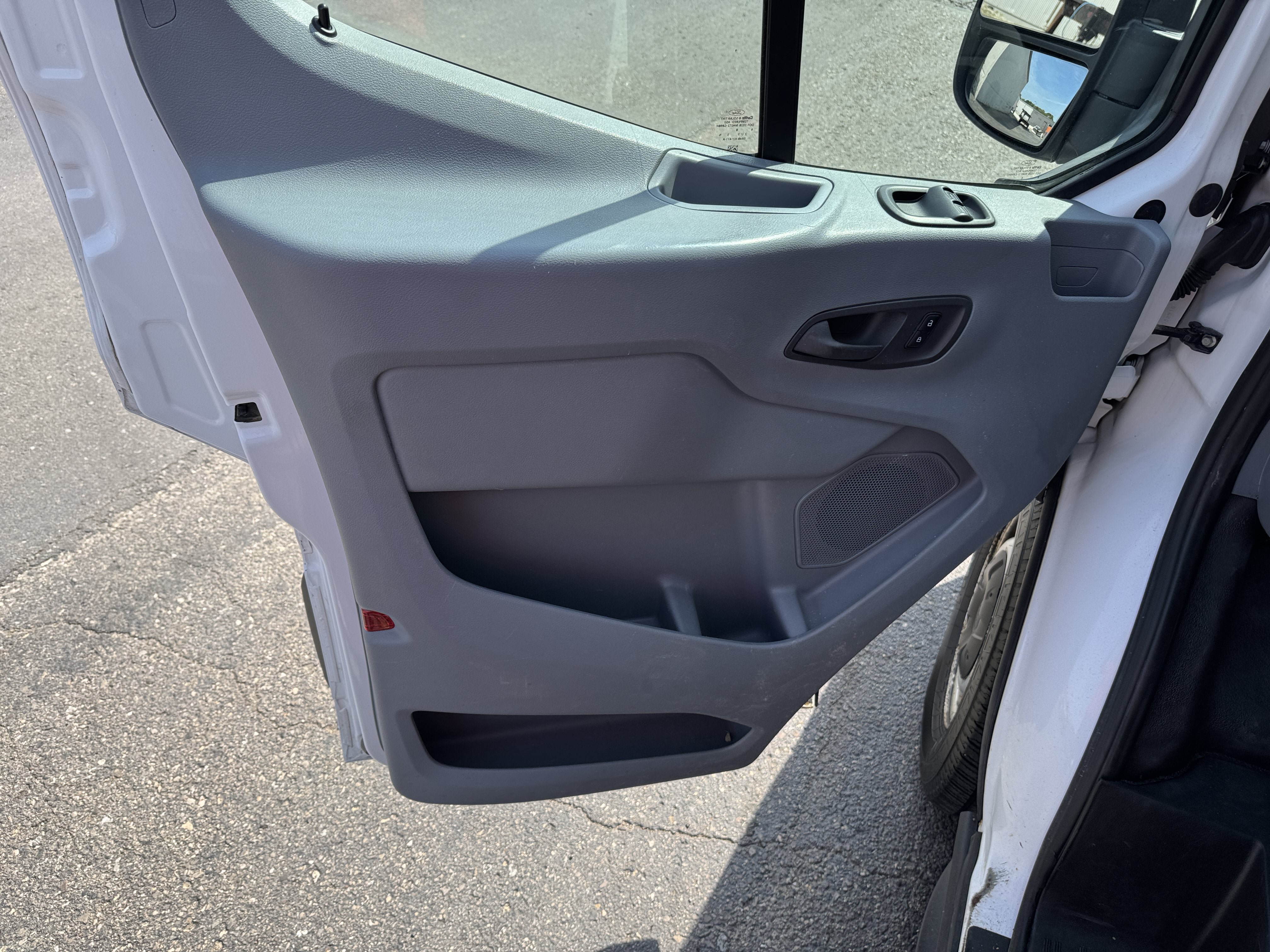 Used 2016 Ford Transit 350 XL RWD image 7