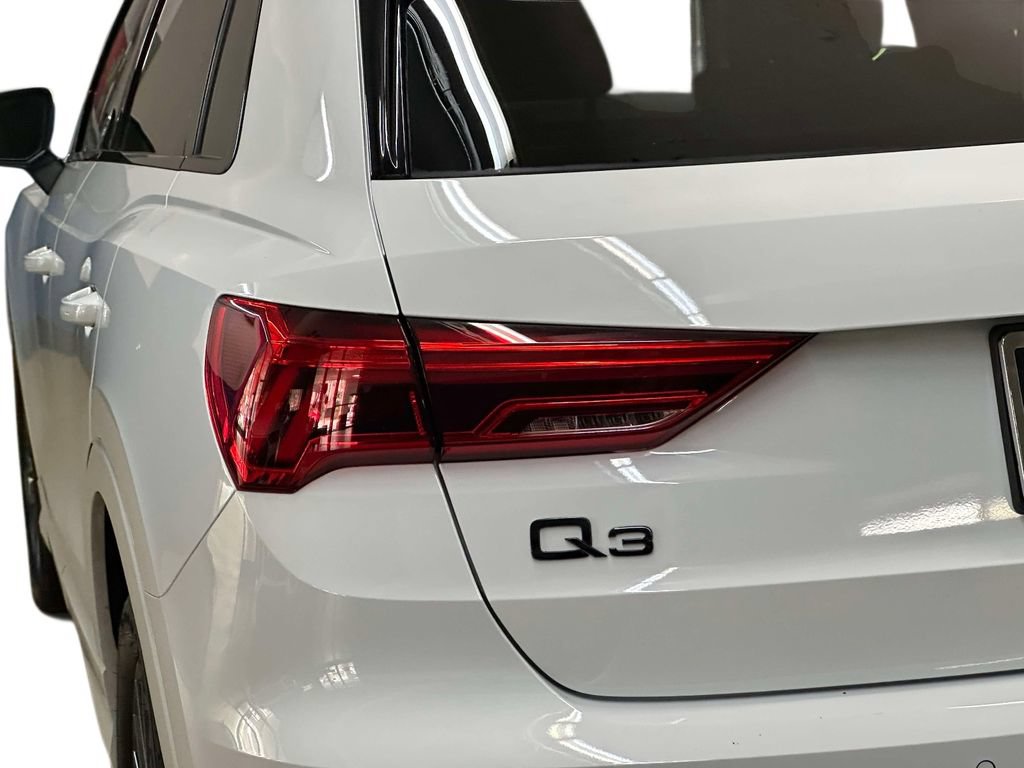 Used 2023 Audi Q3 2.0T Premium w/ Convenience Package AWD/4WD image 24