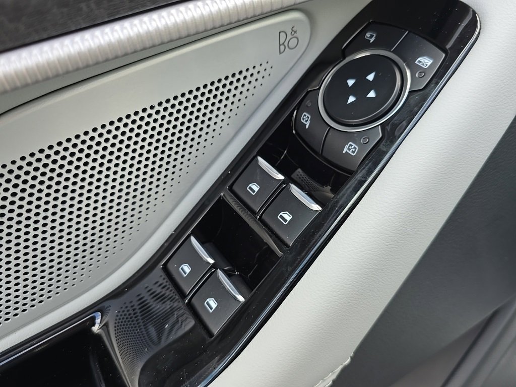 New 2026 Ford Explorer Platinum image 9