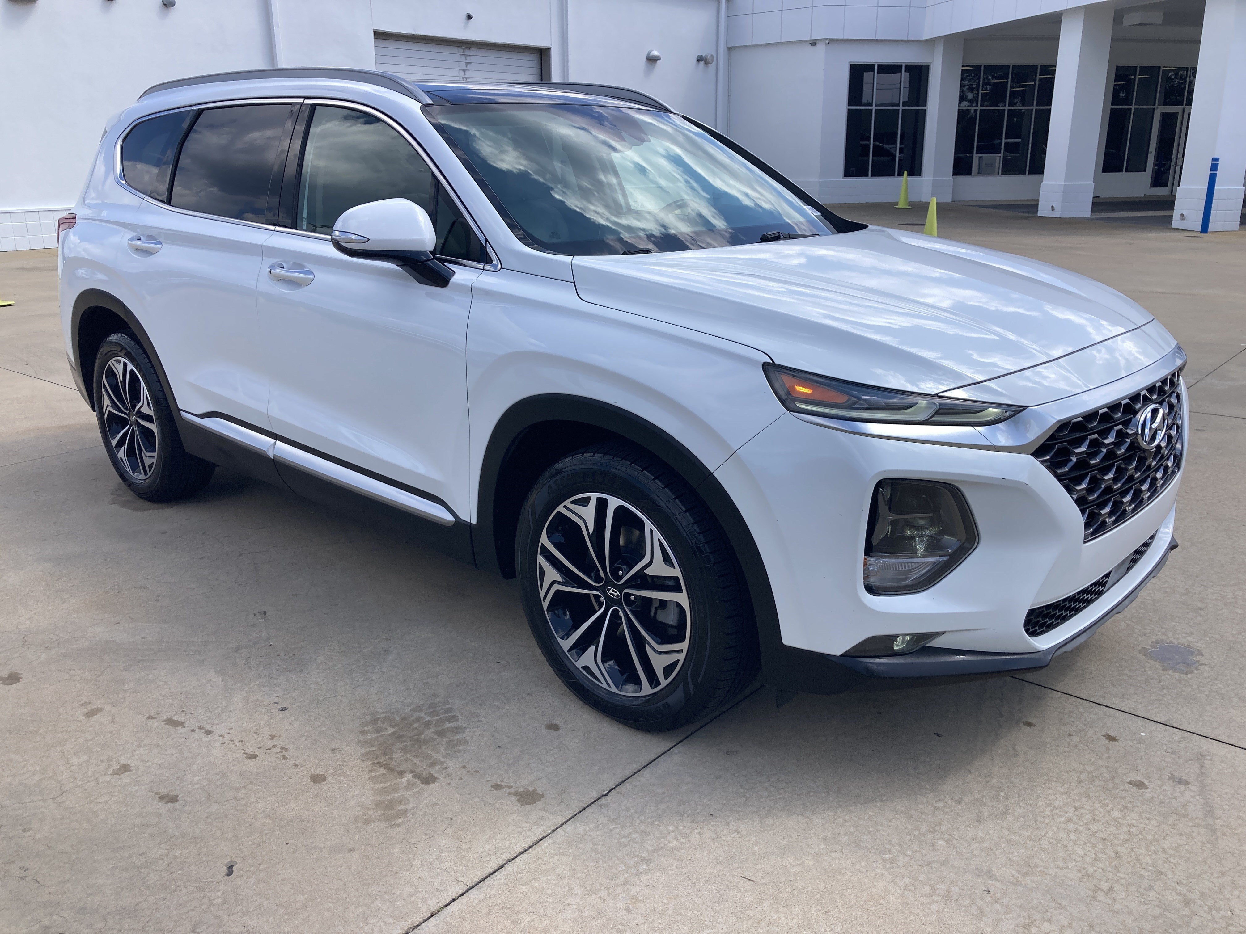 Used 2019 Hyundai Santa Fe FWD image 3