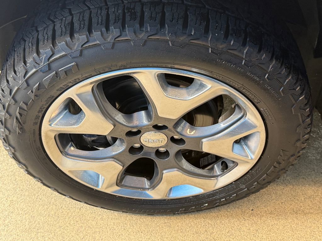Used 2018 Jeep Compass Limited AWD/4WD image 9