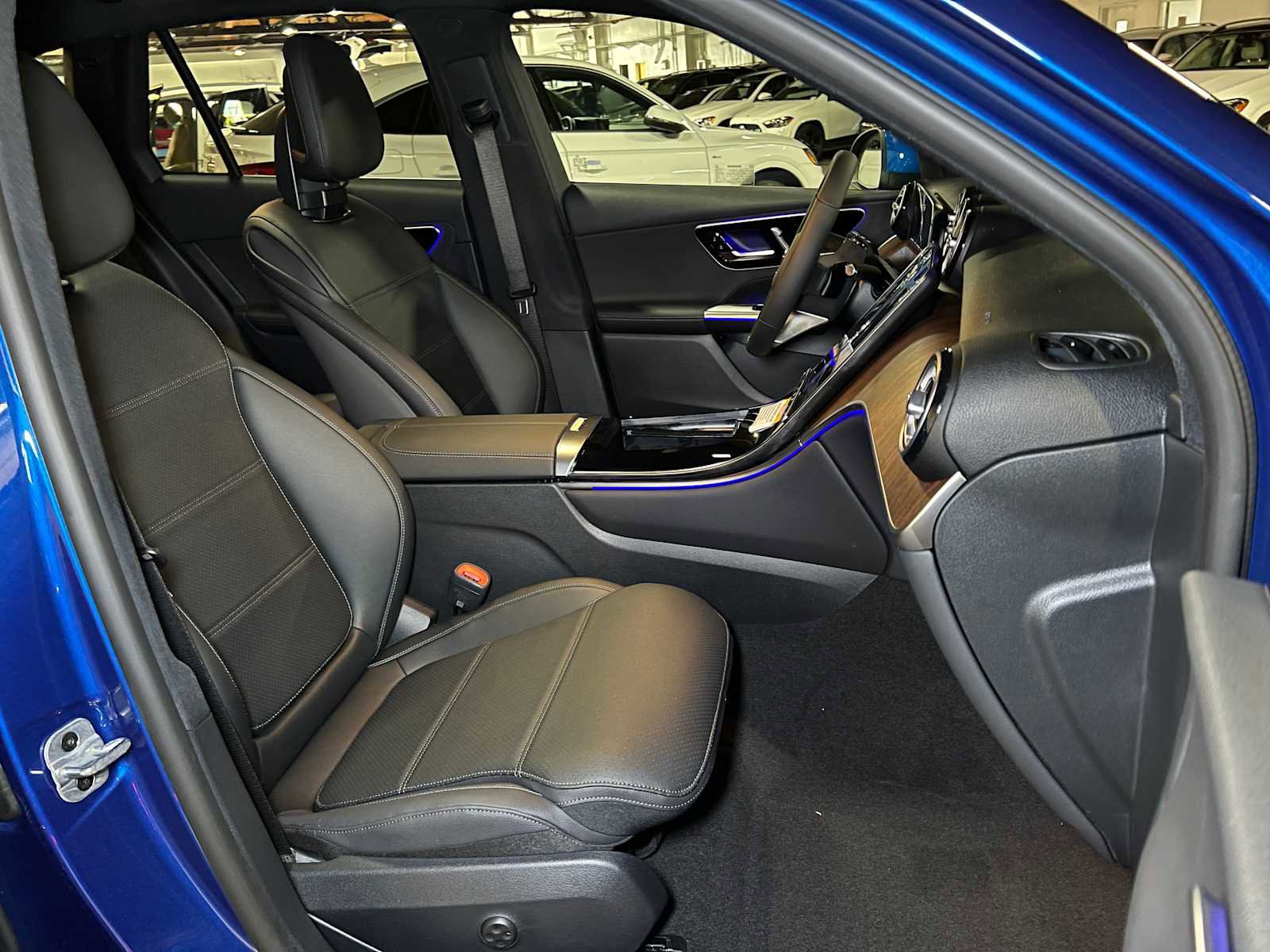 New 2025 Mercedes-Benz GLC 300 4MATIC image 11