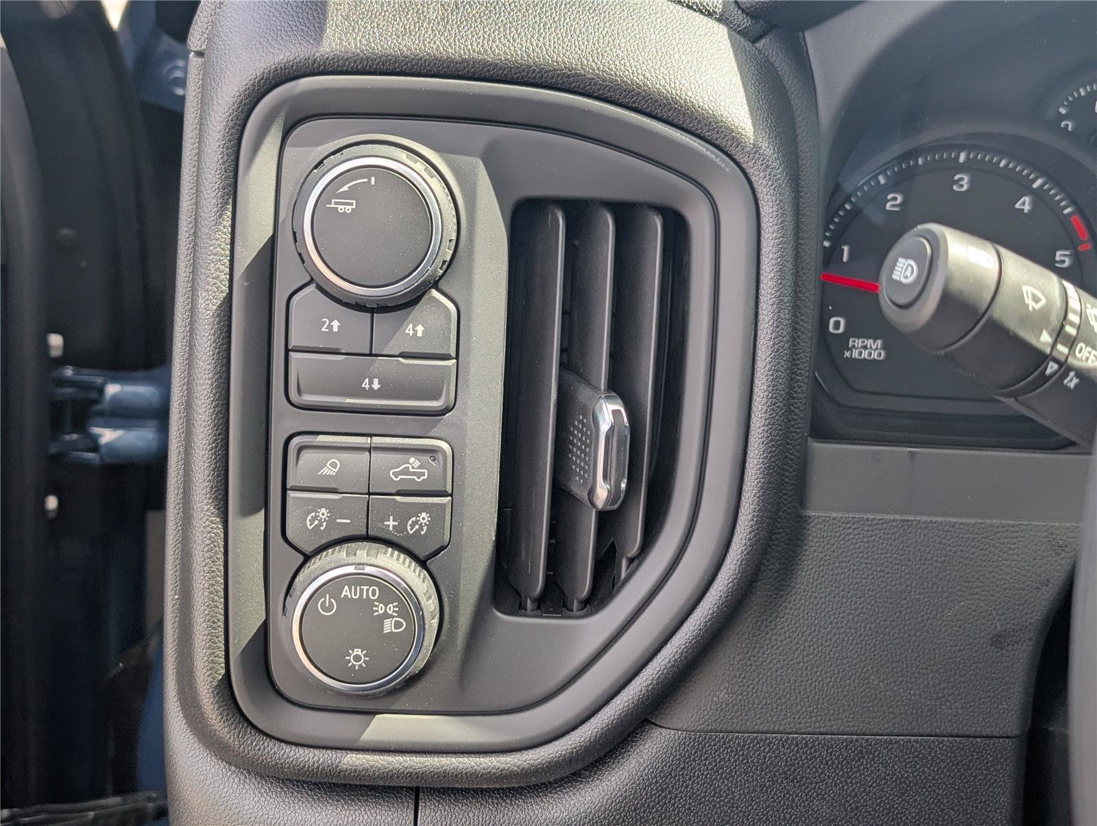 New 2026 Chevrolet Silverado 2500 Custom w/ Custom Value Package AWD/4WD image 18
