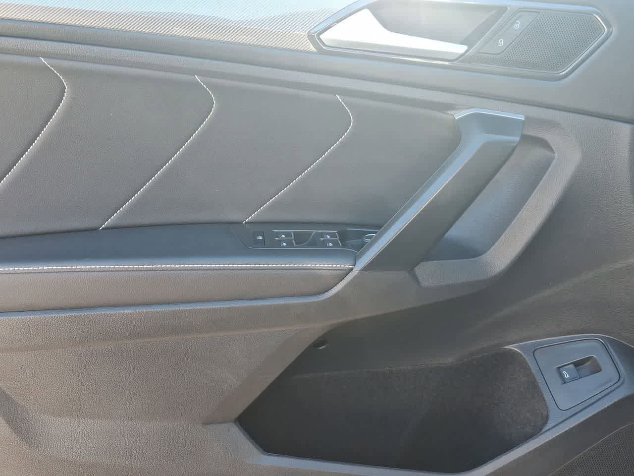 Used 2024 Volkswagen Tiguan SE image 16