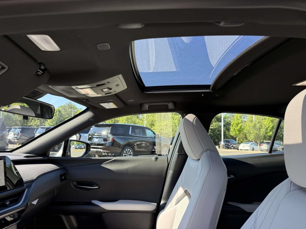 Used 2025 Lexus UX 300h AWD w/ Accessory Package (Z1) image 21