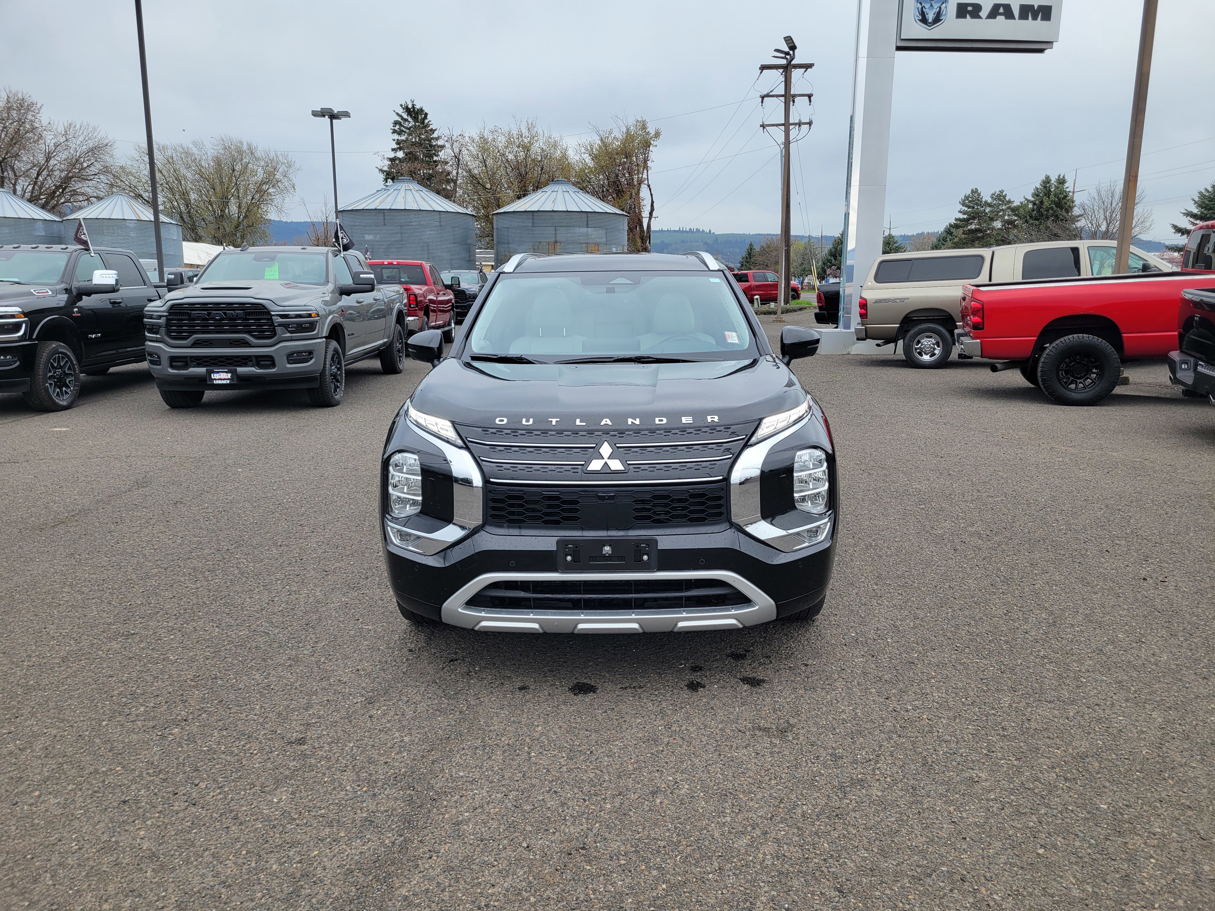 Used 2024 Mitsubishi Outlander SEL image 14