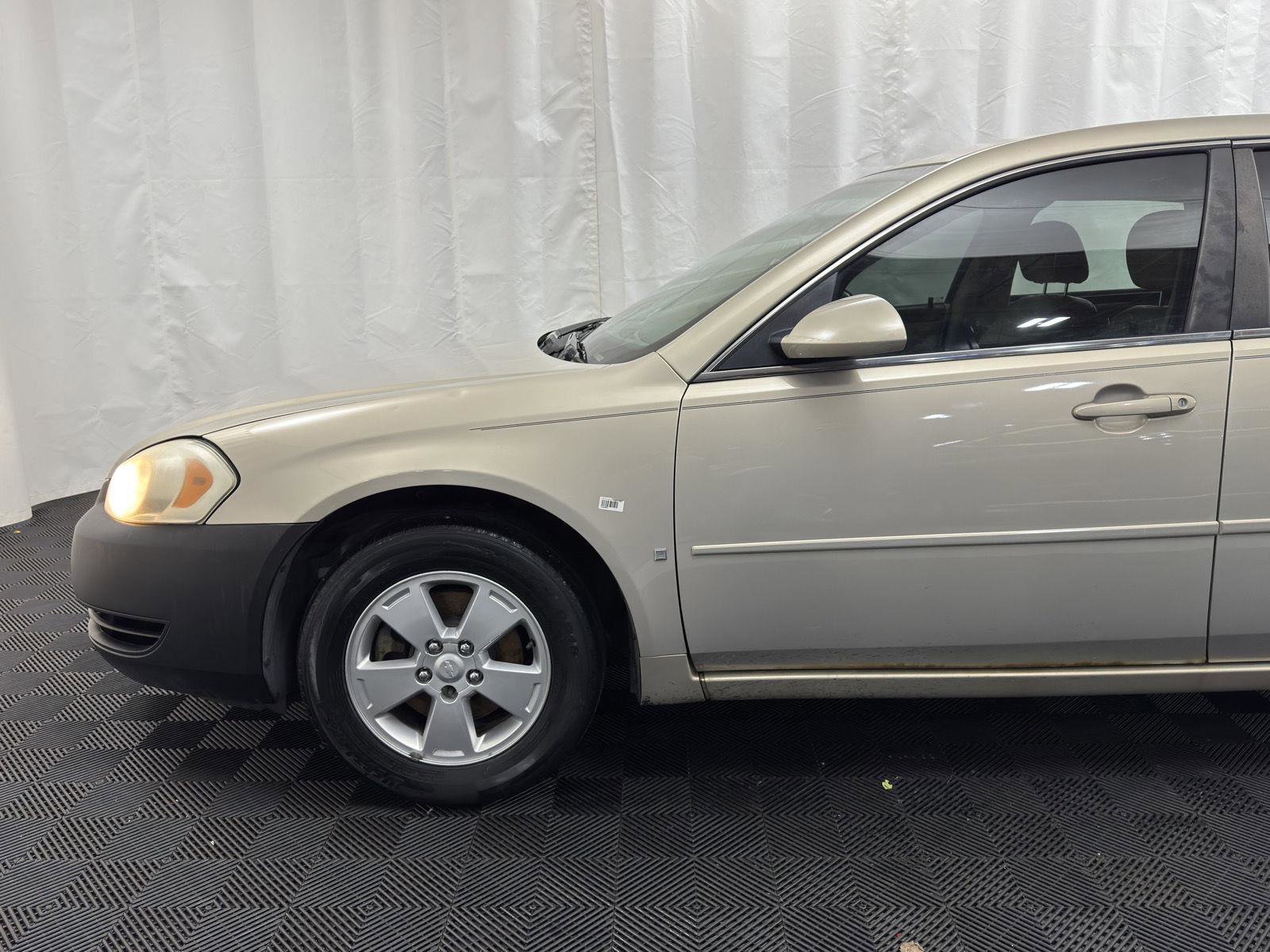 Used 2008 Chevrolet Impala LT w/ Luxury Edition Package image 2