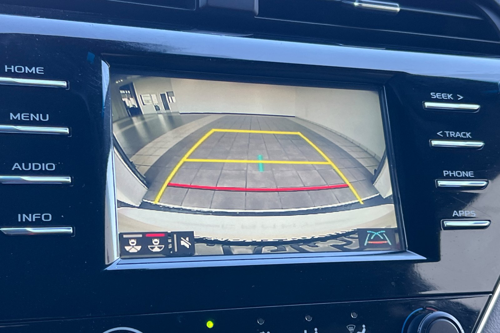 Certified 2018 Toyota Camry LE w/ Convenience Package FWD image 18