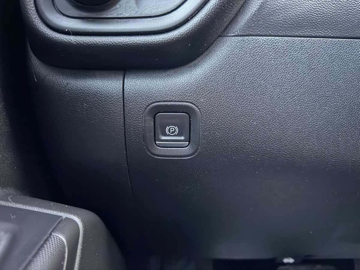 Used 2019 Chevrolet Silverado 1500 Custom w/ Custom Value Package image 29