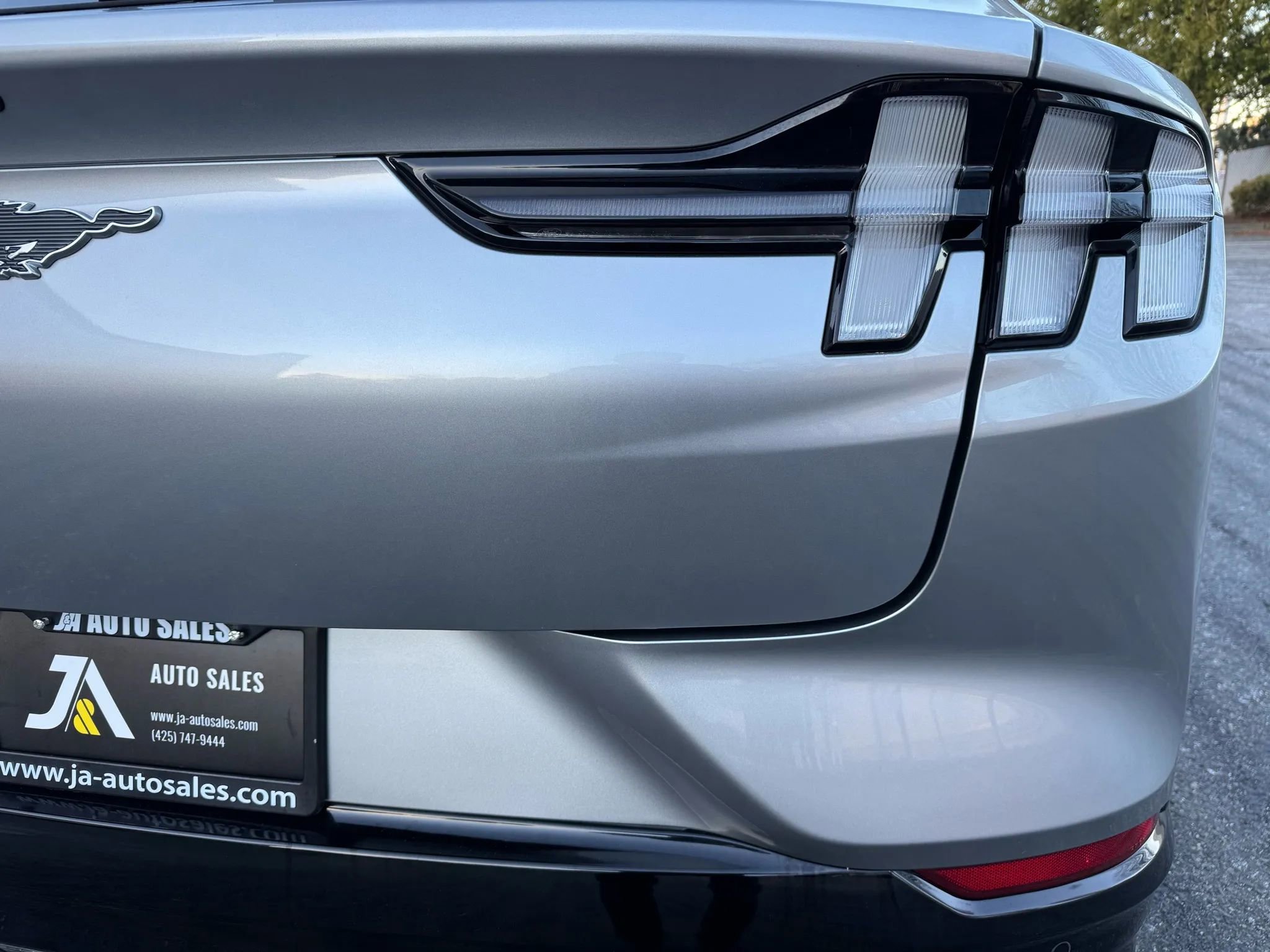 Used 2021 Ford Mustang Mach-E Premium image 16