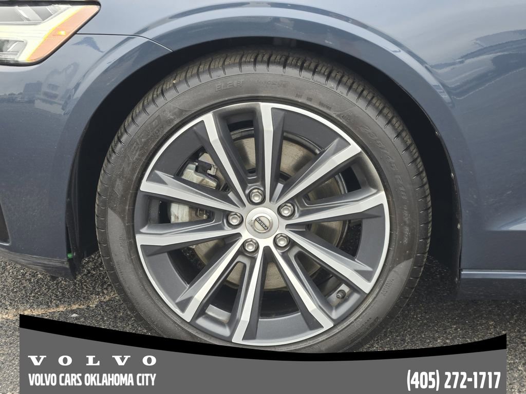 Used 2021 Volvo S60 T5 Momentum AWD/4WD image 11