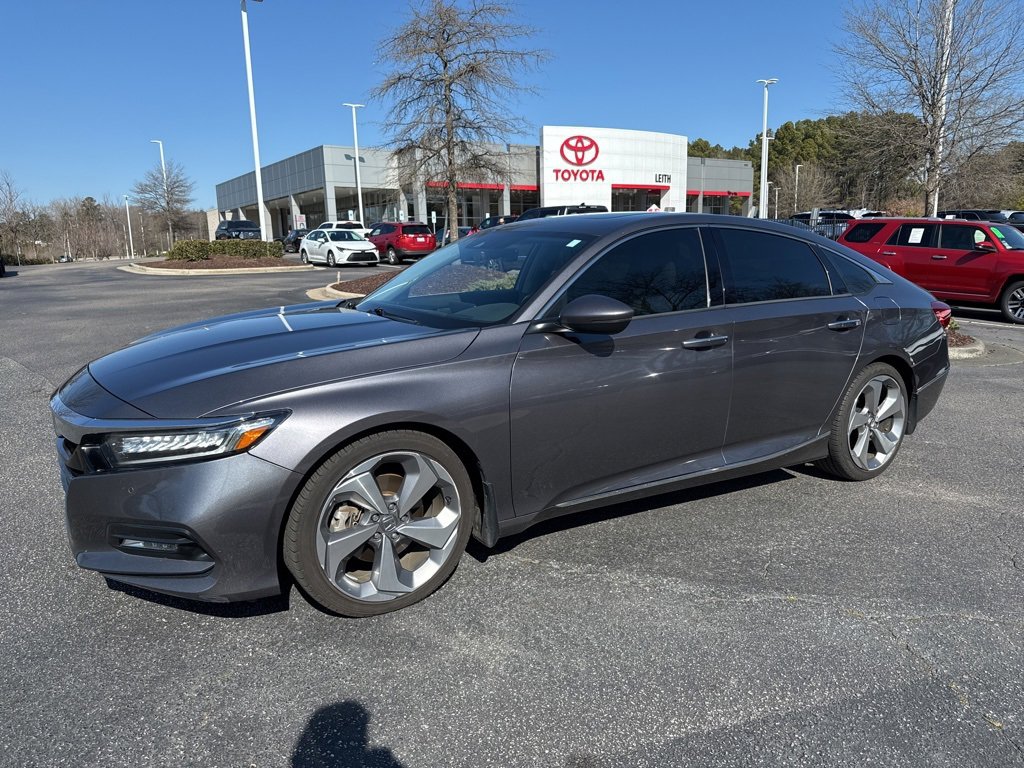 Used 2018 Honda Accord Touring image 2